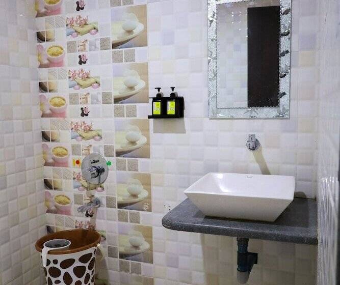 Camera Executive, Sai Bansi