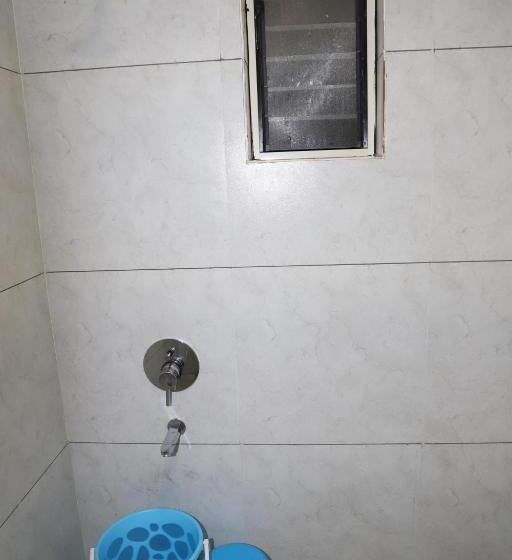 Camera Executive, Sai Bansi