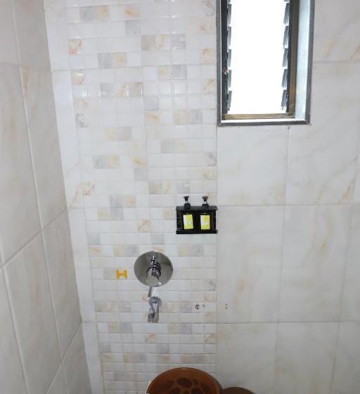 Camera Executive, Sai Bansi