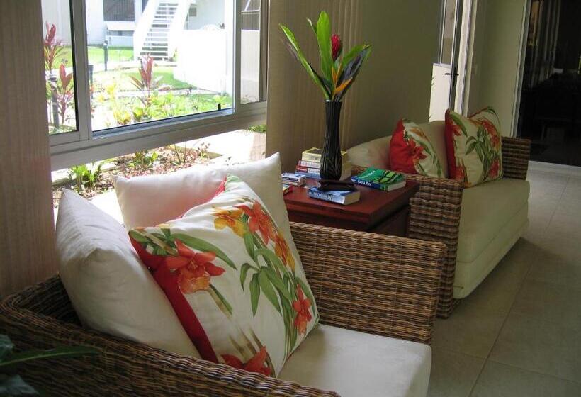 דירת פנטהאוז 1 חדרי שינה, The Hideaway