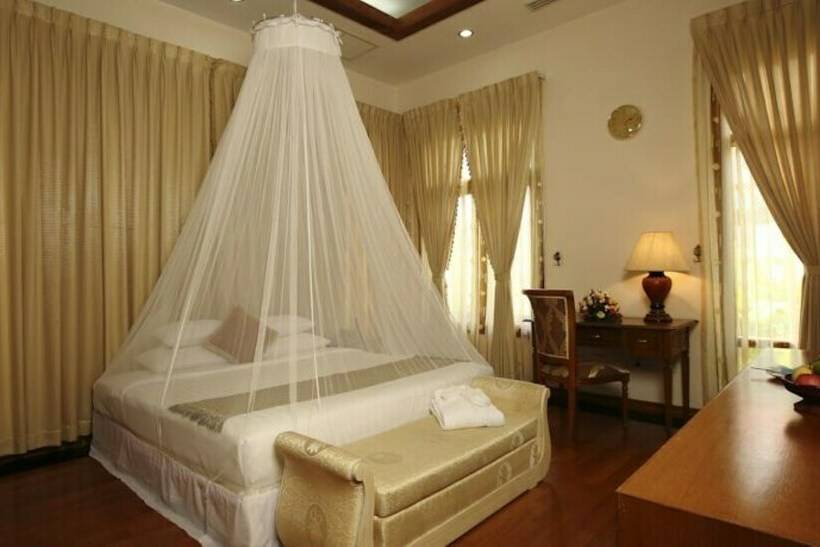 سوییت, The Hotel Myat Taw Win
