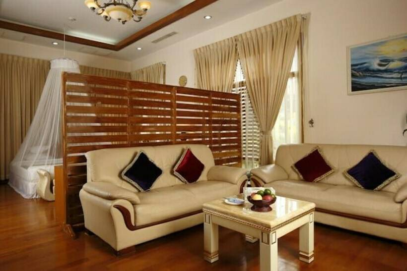 سوییت, The Hotel Myat Taw Win