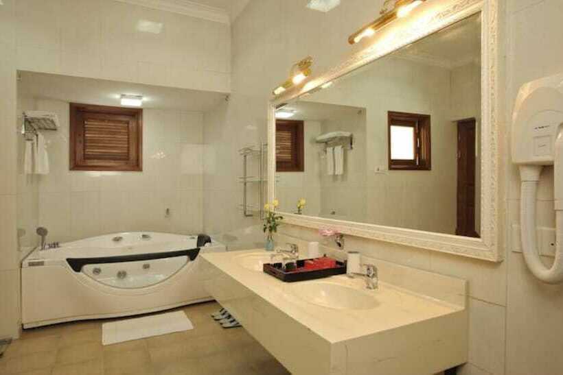 سوییت, The Hotel Myat Taw Win