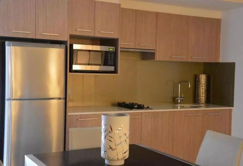スタンダードスタジオ, Cbd Executive Apartments