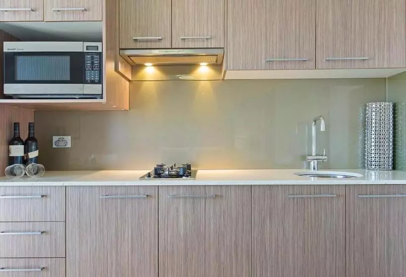 スタンダードスタジオ, Cbd Executive Apartments