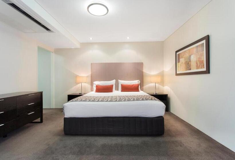 1 Bedroom Penthouse Apartment, Cbd Executive Apartments