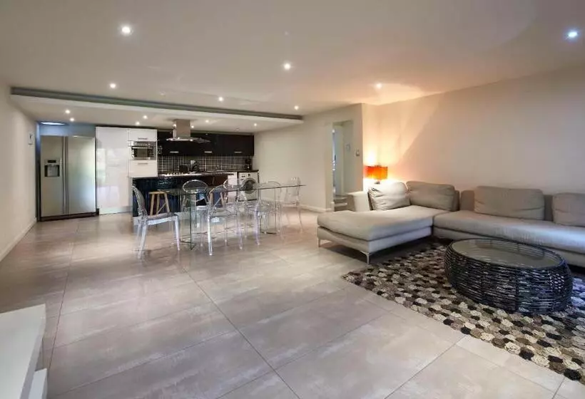 ガーデンビューの２ベッドルームアパート, Dynasty Forest Sandown Serviced Apartments & Self Catering