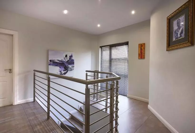 バルコニー付き１ベッドルームアパートメント, Dynasty Forest Sandown Serviced Apartments & Self Catering