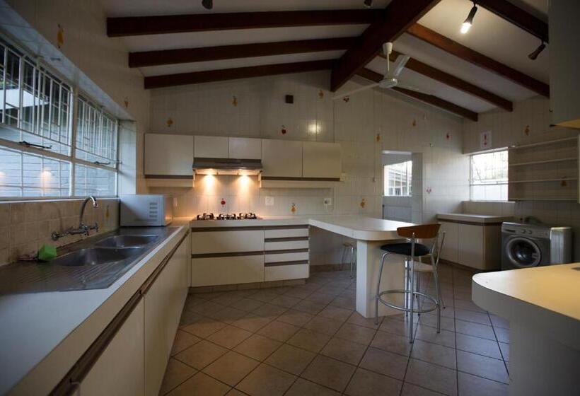 خانه 4 خوابه, Dynasty Forest Sandown Serviced Apartments & Self Catering