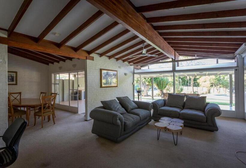 خانه 4 خوابه, Dynasty Forest Sandown Serviced Apartments & Self Catering