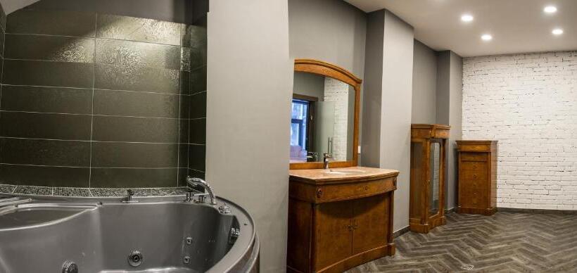 سوییت, Boutique Hotel Portofino