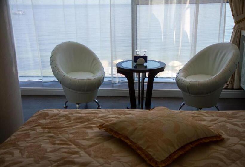 سوییت خانوادگی, Boutique Hotel Portofino