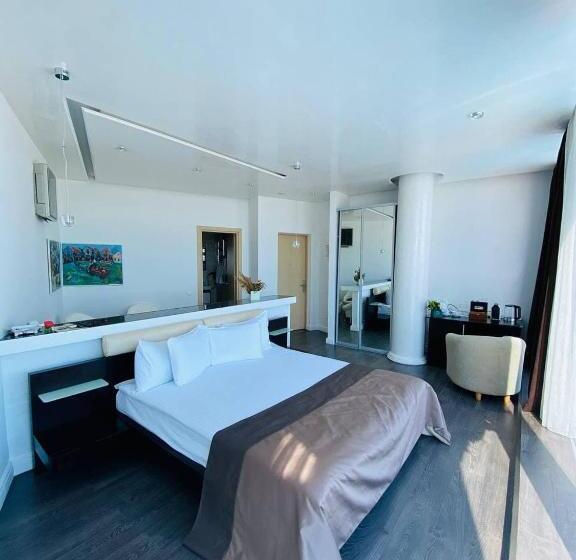 اتاق لوکس با تخت بزرگ, Boutique Hotel Portofino