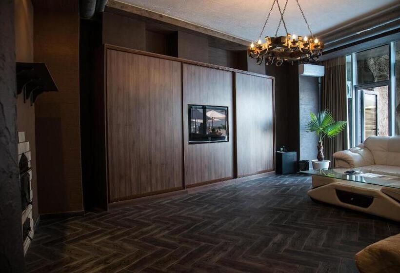 سوییت خانوادگی, Boutique Hotel Portofino