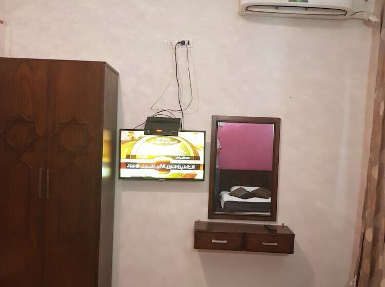 اتاق استاندارد سه نفره, Downtown Inn