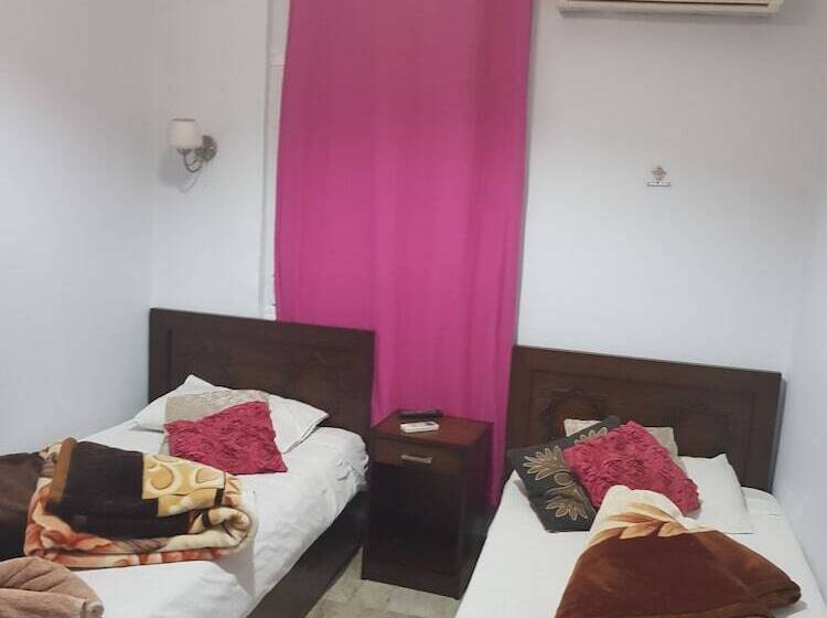 اتاق استاندارد, Downtown Inn