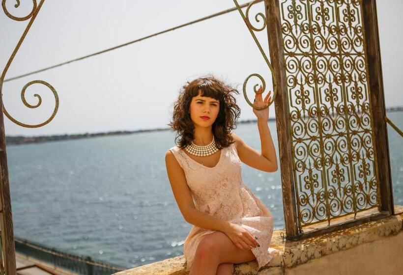 סוויטת ג'וניור נוף לים, Henry's House