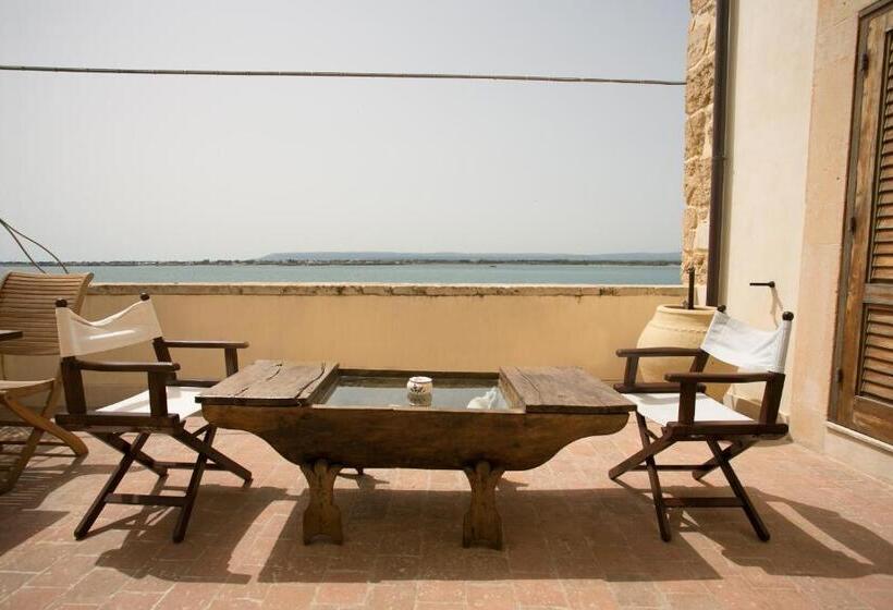 סוויטת ג'וניור נוף לים, Henry's House