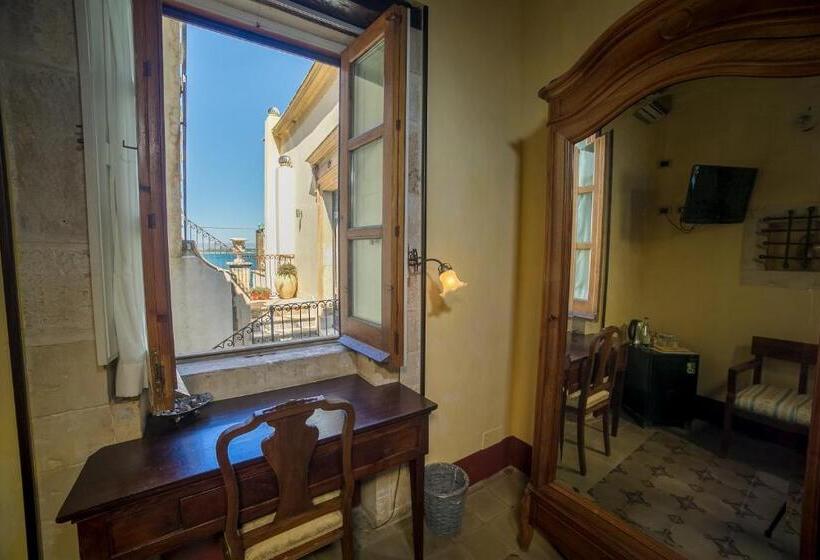 חדר סטנדרט צדדי נוף לים, Henry's House