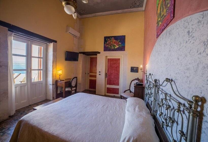 סוויטת ג'וניור נוף לים, Henry's House