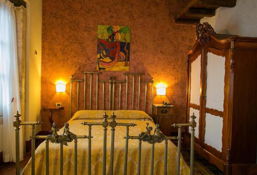 סוויטת ג'וניור נוף לים, Henry's House