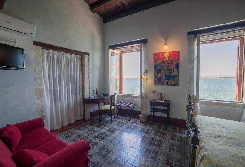 סוויטת ג'וניור נוף לים, Henry's House