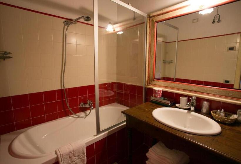 סוויטת ג'וניור נוף לים, Henry's House