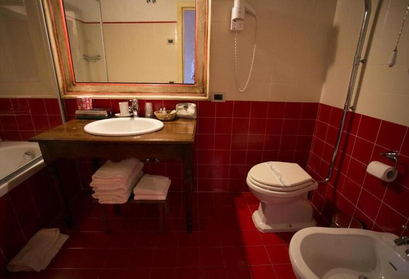 סוויטת ג'וניור נוף לים, Henry's House