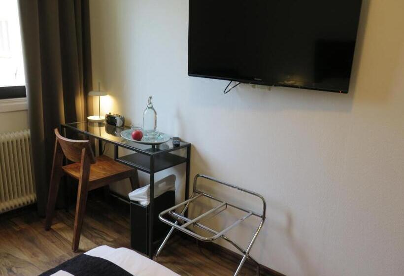 חדר דלוקס, L Esplanad