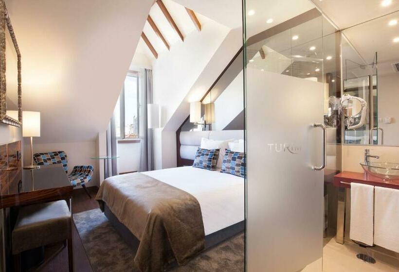 اتاق اجرایی سه نفره, Turim Terreiro Do Paço