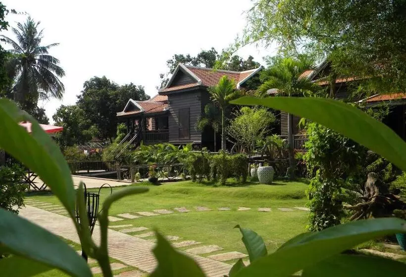 اتاق استاندارد با چشم‌انداز استخر, Vimean Sovannaphoum Resort