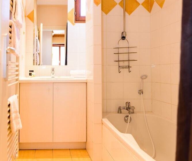 شقة 3 غرف, Les Z'hirondelles