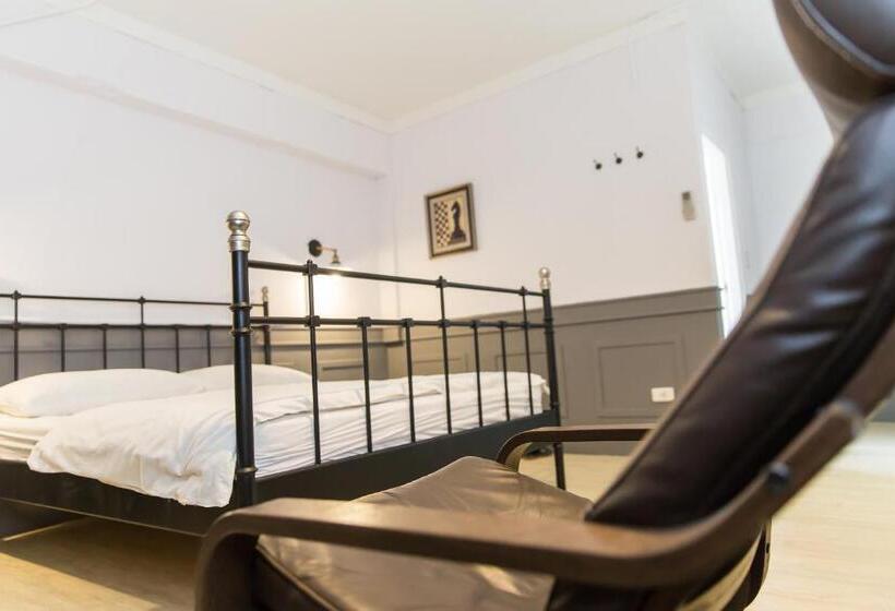 اتاق سوپریور, Mr. Lobster’s Secret Den Design Hostel