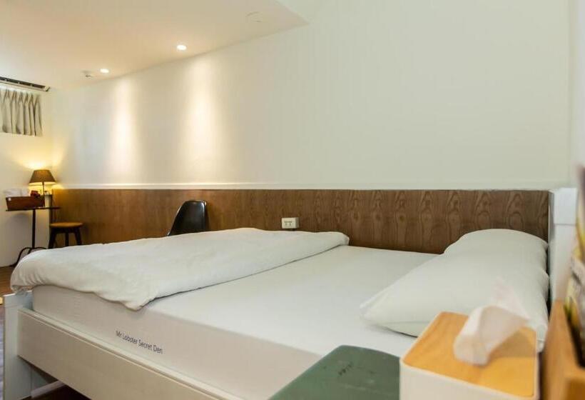 اتاق راحتی, Mr. Lobster’s Secret Den Design Hostel