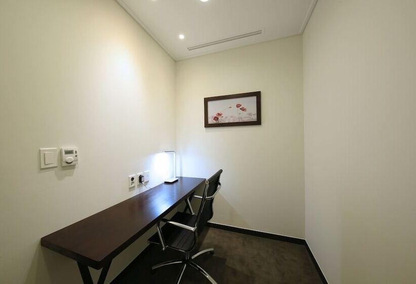 침실 4개 아파트, Orakai Insadong Suites