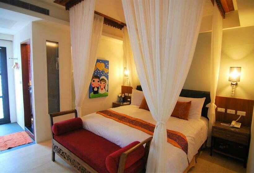 اتاق لوکس با بالکن, A&l Inn