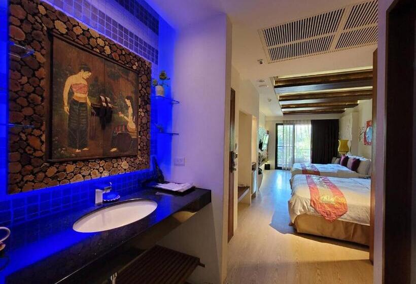 اتاق استاندارد چهارنفره با بالکن, A&l Inn