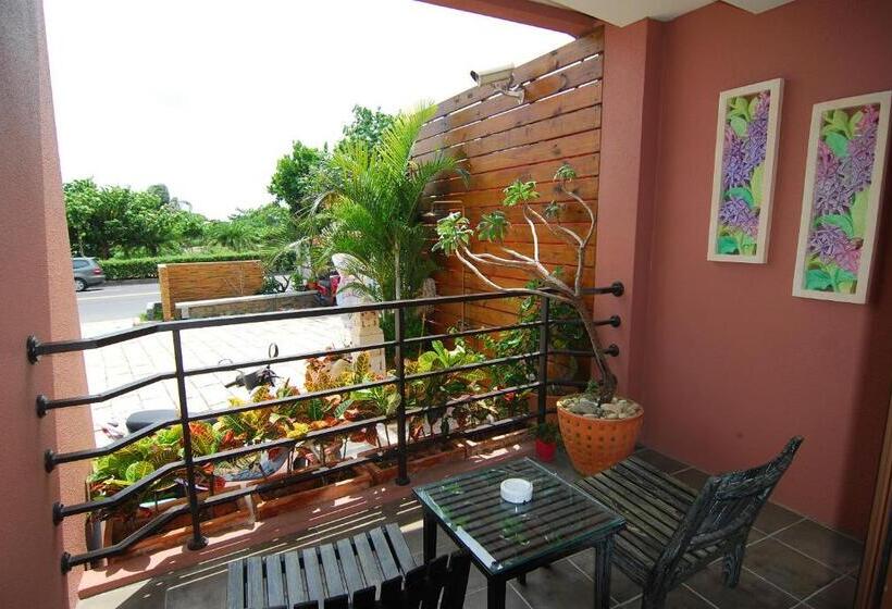 اتاق استاندارد چهارنفره با بالکن, A&l Inn