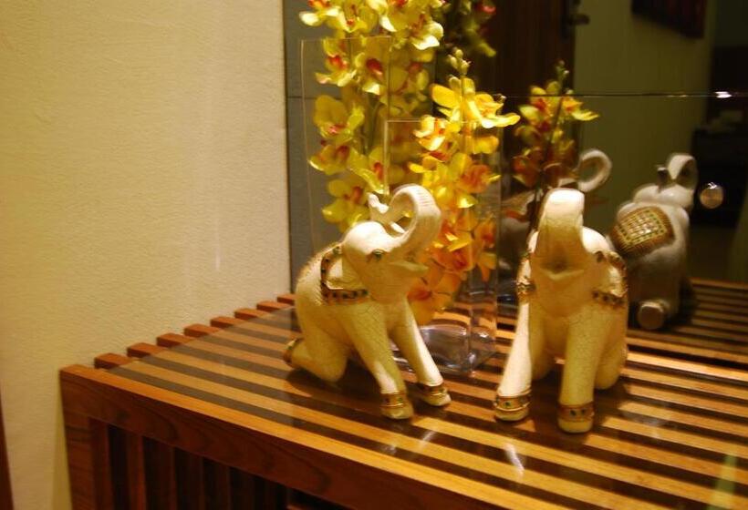 اتاق استاندارد با بالکن, A&l Inn