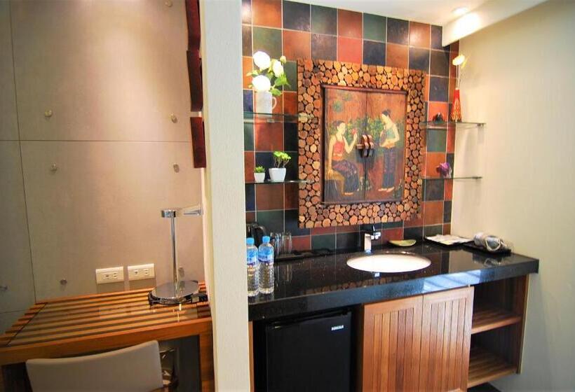 اتاق استاندارد با بالکن و چشم‌انداز دریا, A&l Inn