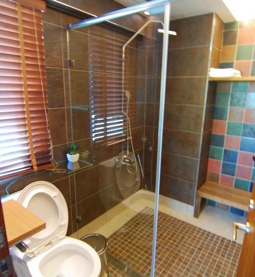 اتاق لوکس با بالکن, A&l Inn