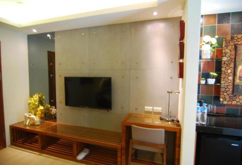 اتاق استاندارد با بالکن و چشم‌انداز دریا, A&l Inn