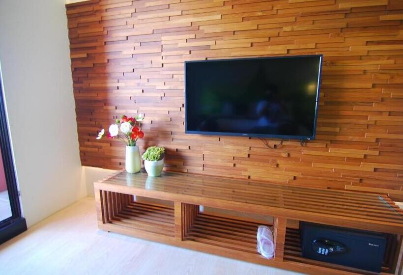 اتاق استاندارد با بالکن و چشم‌انداز دریا, A&l Inn