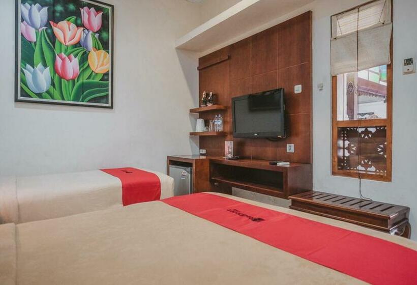 Семейный Номер, Reddoorz Near Galeria Mall 2