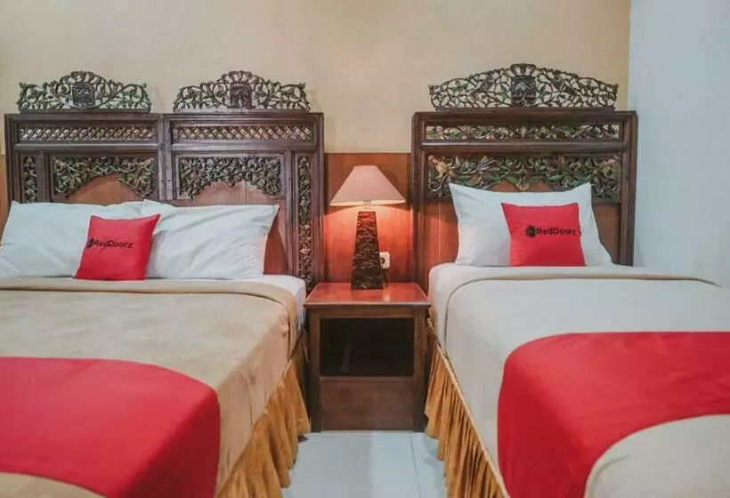Perhehuone, Reddoorz Near Galeria Mall 2