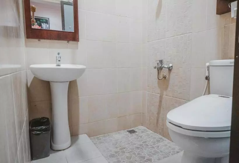 Economy-huone, Reddoorz Near Galeria Mall 2