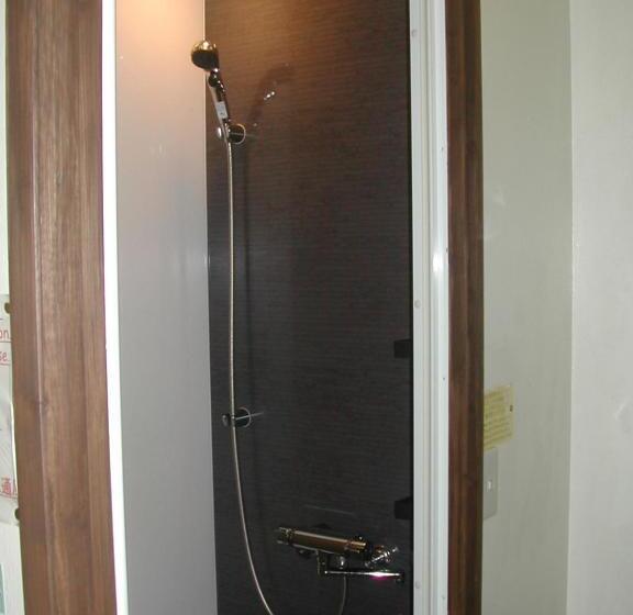 غرفة قياسية حمام مشترك, Bistare Kana