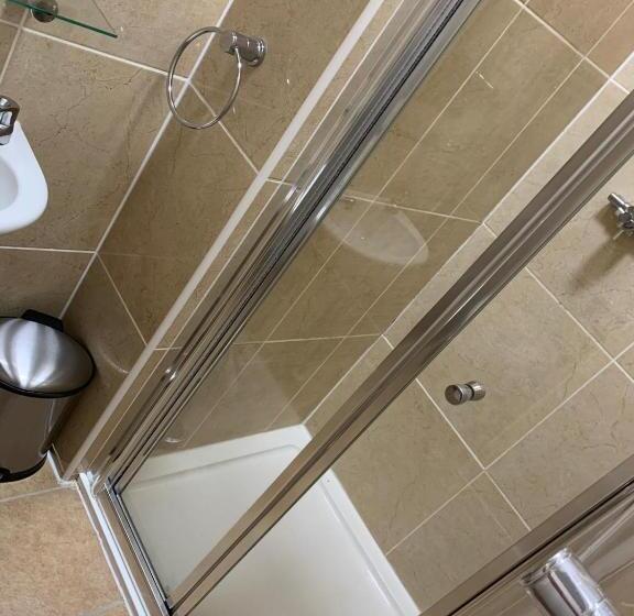 Семейный Номер, Waverley Inn Lodge