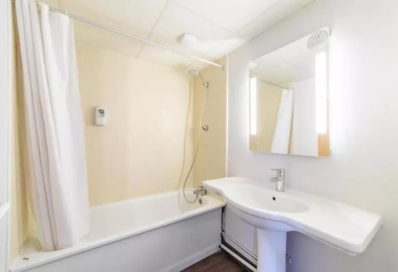 Standard Kolmen Hengen Huone, B&b Hotel Besançon Chateaufarine