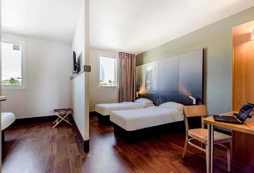 スタンダード４人部屋, B&b Hotel Besançon Chateaufarine